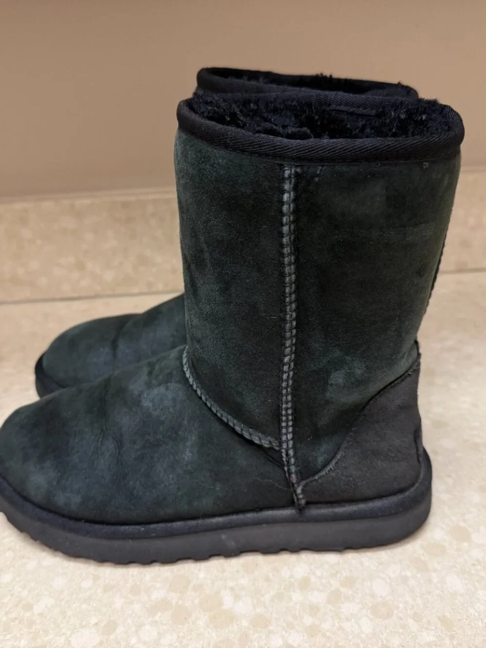 UGG Clasic Short Black Boots Size 6